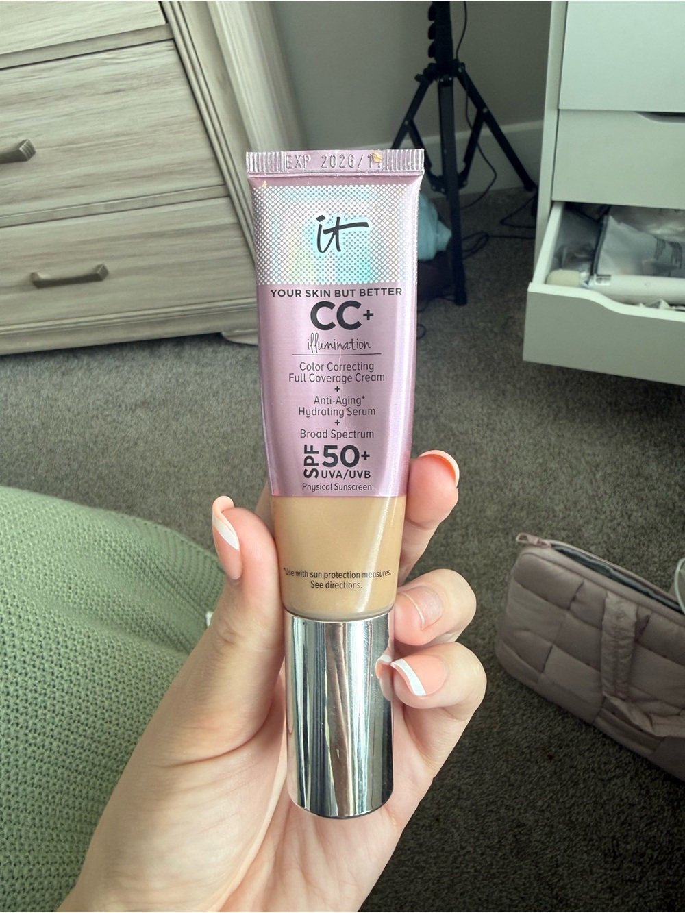 it cosmetics CC+ Illumination Color Correcting Cream SPF 50+ - Tan/Beige